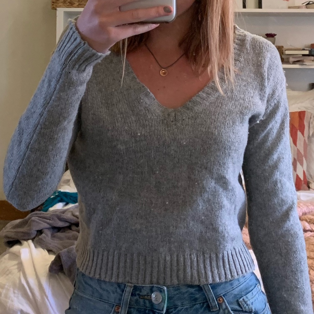 brandy melville sweater!!